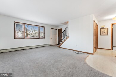 1005 Glasgow St, Pottstown, PA 19464 - photo 4