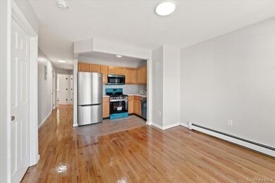 1309 Vreeland Ave unit 3, Bronx, NY 10461 - photo 3
