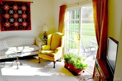 4242 Belmont Cir, Whitehall, PA 18052 - photo 6