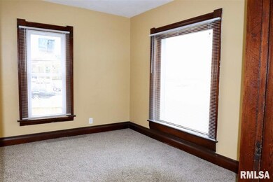 1217 E Locust St, Davenport, IA 52803 - photo 6