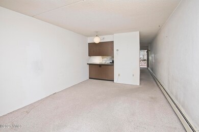 4506-SpruceWay-4-MLS_04