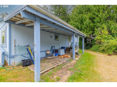 1050 N Cedar Point Rd unit B06, Coquille, OR 97423 - photo 5