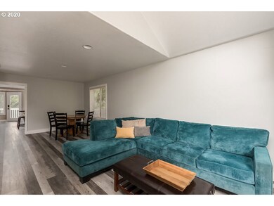 1085 N Noble Ct, Canby, OR 97013 - photo 4