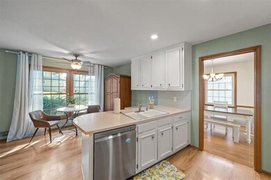 10439 Indiana Ave, Kansas City, MO 64137 - photo 7