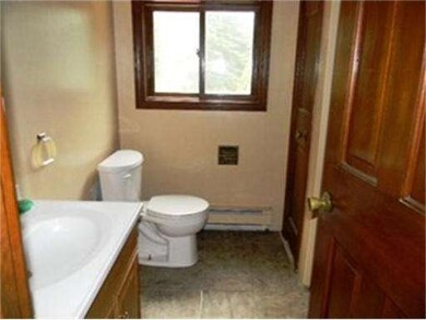 185 Holtshire Rd, Orange, MA 01364 - photo 6