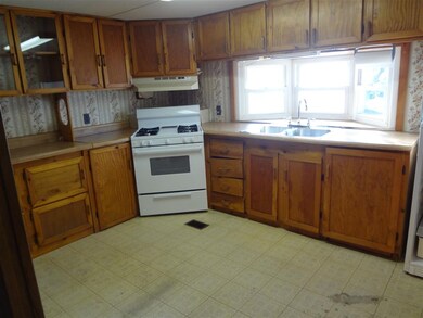 38 Periwinkle Dr, Rochester, NH 03868 - photo 3