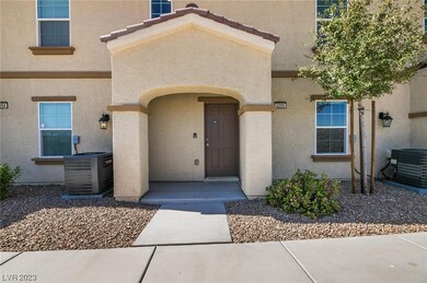 Front Entry - no front neighbor
