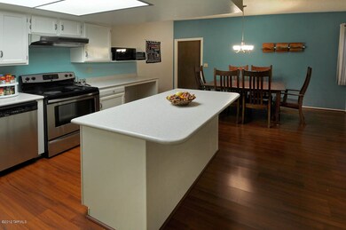 Territory Kitchen Picture 8