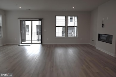 13542 Innovation Station Loop unit 11B, Herndon, VA 20171 - photo 2