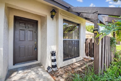 123 Via de Casas Norte unit 123, Boynton Beach, FL 33426 - photo 2