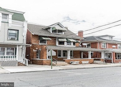 217 W High St, Womelsdorf, PA 19567 - photo 2