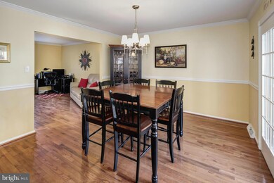 9218 Burnetta Dr, Annandale, VA 22003 - photo 7