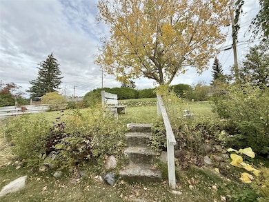 233 4th Ave SW, Cut Bank, MT 59427 - photo 3