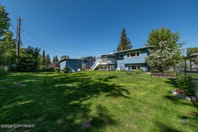 55-web-or-mls-7512 E 20th Ave Exports-55