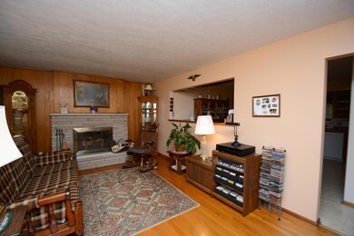 5449 Willowwood Rd, Columbus, OH 43229 - photo 2