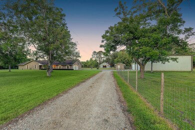 4801 Holloway Rd, Alvin, TX 77511 - photo 3