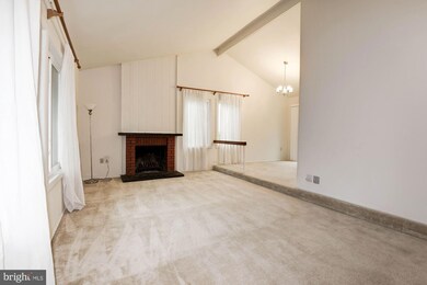 414 Avondale Dr, Sterling, VA 20164 - photo 4