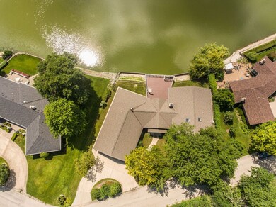 2000 Berry Ln, Des Plaines, IL 60018 - photo 2