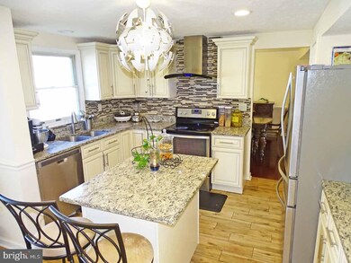 426 Centennial Dr, Morrisville, PA 19067 - photo 7