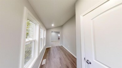 1703 Wayne St, Auburn, IN 46706 - photo 5