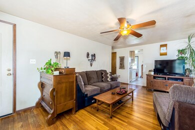 1420 Bosworth-10