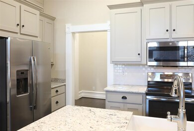 312 E California St, Gainesville, TX 76240 - photo 4