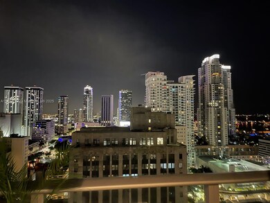 Centro unit 2406, Miami, FL 33131 - photo 3