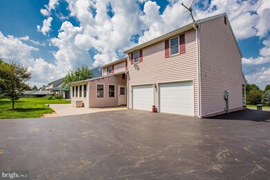 301 Raspberry Rd, Leola, PA 17540 - photo 3