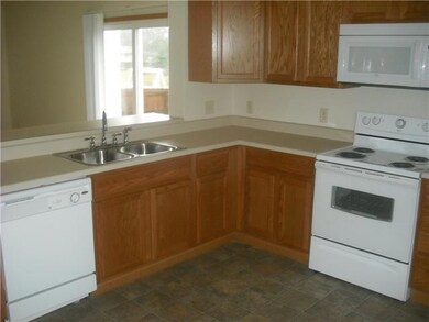 5093 Owens St, Columbus, OH 43228 - photo 5