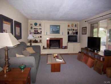 4589 N Sunset Dr, Coopersburg, PA 18036 - photo 5