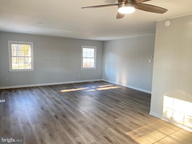 4202 Marble Ln, Fairfax, VA 22033 - photo 3