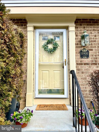 8908 Gutman Ct, Springfield, VA 22153 - photo 2