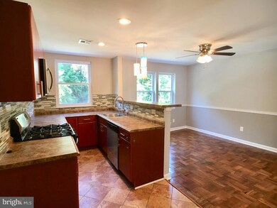 6813 Walnut Park Dr, Upper Darby, PA 19082 - photo 6