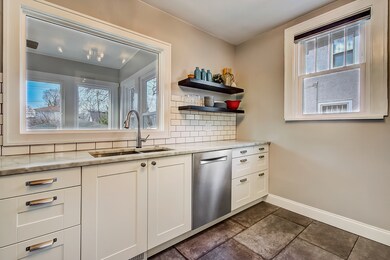 134 E Columbia Ave, Elmhurst, IL 60126 - photo 4