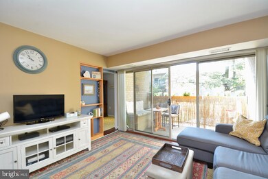13 Canterbury Square unit 201, Alexandria, VA 22304 - photo 4