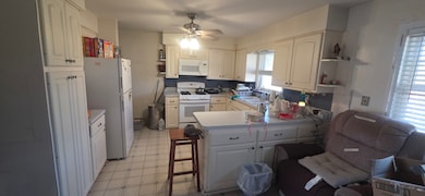 523 8th St, Chicago Heights, IL 60411 - photo 4