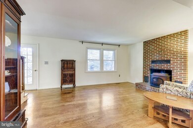 4490 Cherry Tree Ln, Sykesville, MD 21784 - photo 3