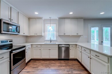 Kitchen has Lots of Cabinets, Stainless Steel Smoo