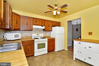 11014 Horseshoe Dr, Frederick, MD 21701 - photo 5