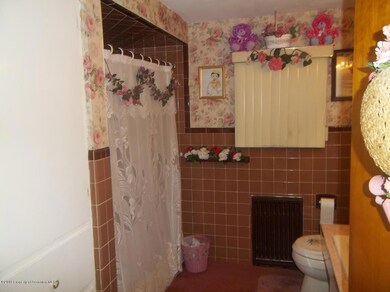 215 W Grace St unit 219, Old Forge, PA 18518 - photo 5