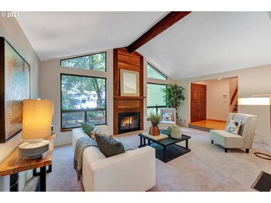 Living Room/Entrance