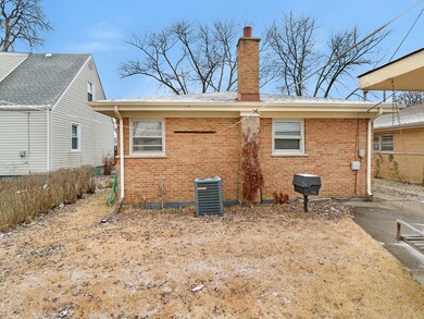 1933 Ash St, Des Plaines, IL 60018 - photo 3
