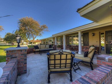 003_Front Patio