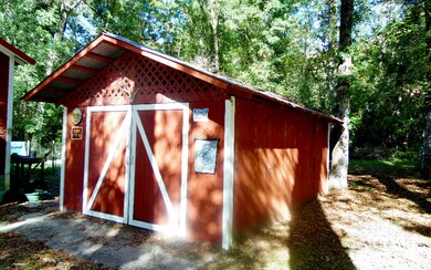 471 SW Memorial Dr, Fort White, FL 32038 - photo 2