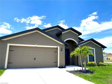 806 Lystra Ave, Fort Myers, FL 33913 - photo 3