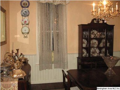 Dining room.