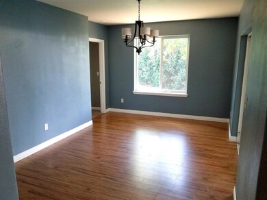 740 S 5th St, Central Point, OR 97502 - photo 5