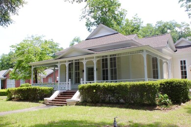 725 N Eufaula Ave, Eufaula, AL 36027 - photo 3