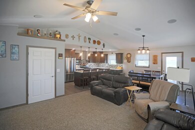 5208 Kingfisher Ave SE, Aberdeen, SD 57401 - photo 6