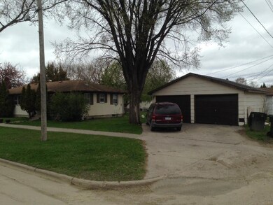1216 S 15th St, Grand Forks, ND 58201 - photo 7